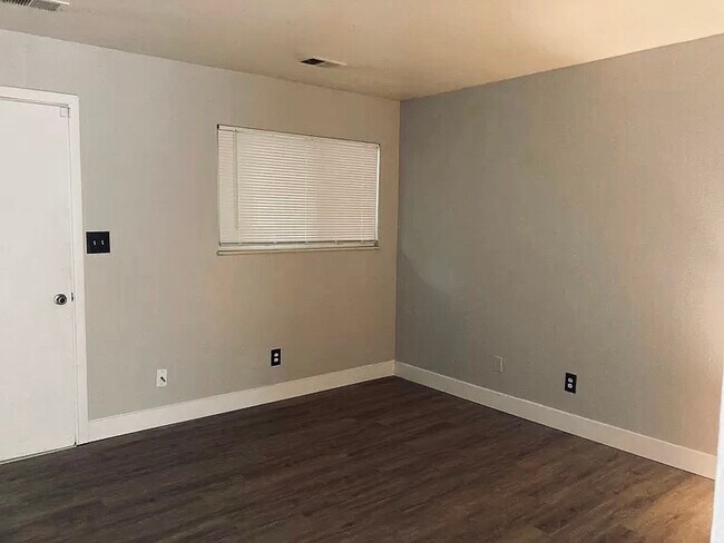 Photo - 1615 Cottonwood Dr