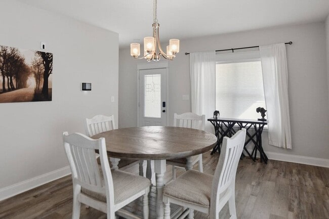 Photo - 515 Woodtrace Dr