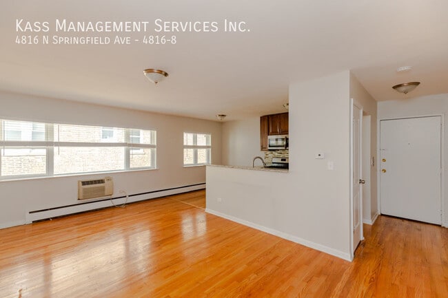 Photo - 4816 N Springfield Ave Unidad 4816-8