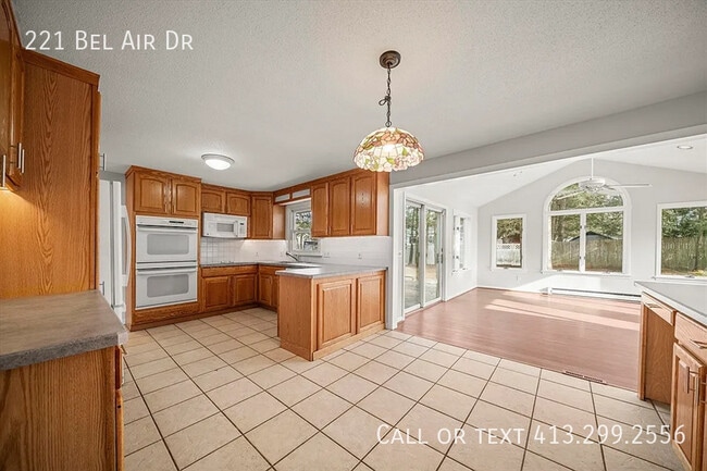 Photo - 221 Bel Air Dr