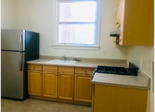 Photo - 1810 Euclid Unit 22