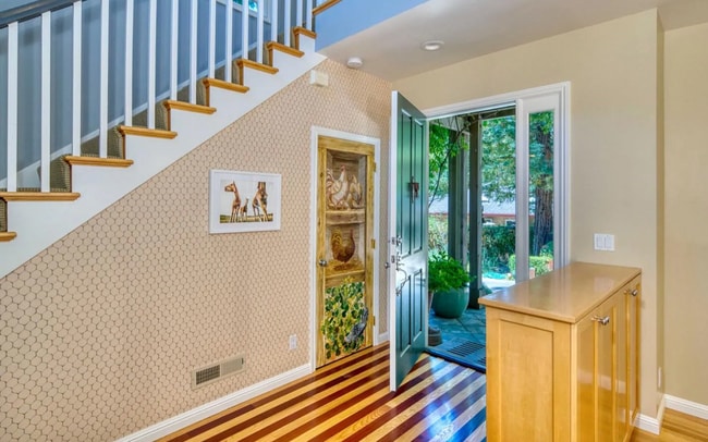 Photo - Woodside Classic 3 Bedroom on Beautiful Park Like Yard