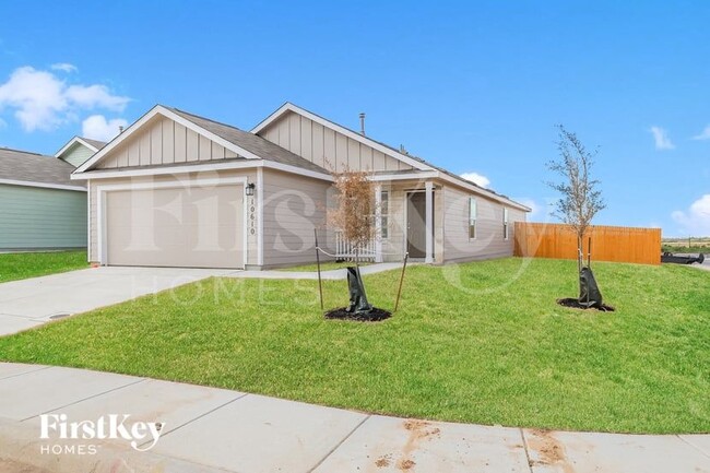 Photo - 10610 McClintock Dr
