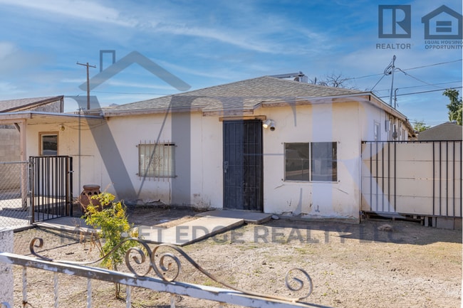 3Bed/1.5Bath House at 35th/McDowell! $1199... - 3Bed/1.5Bath House at 35th/McDowell! $1199...