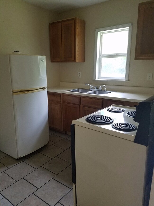 Photo - 2 BEDROOM 1 BATHROOM HOUSE FOR RENT