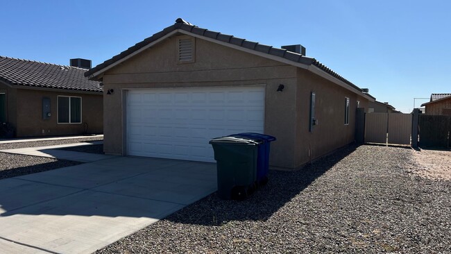 Photo - DESERT SANDS