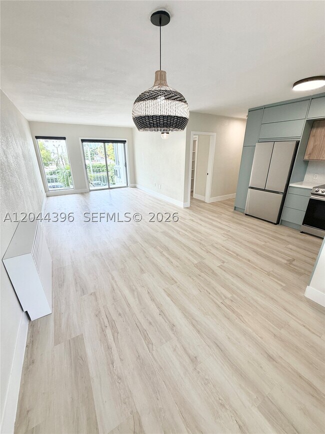 Building Photo - 641 Española Wy Unit 17