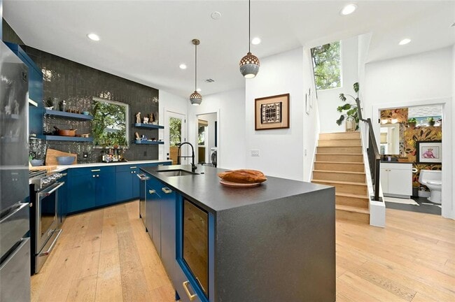 Photo - 1187 Oak Grove Ave