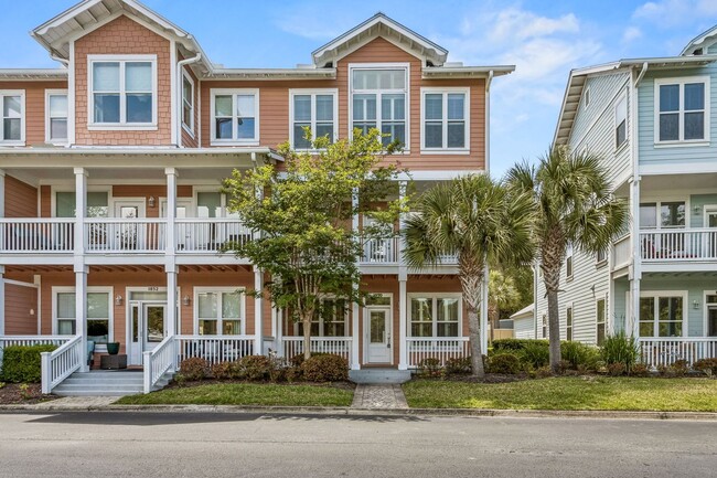 Building Photo - Coastal Luxury Townhome in Gated Amelia Island Community with Elevator & Garage