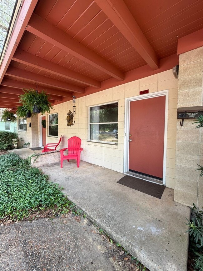 Building Photo - 717 Edgewood St Unit 715