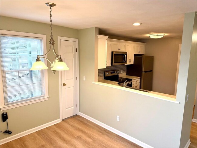 Photo - 101 Marlborough St Unit 2