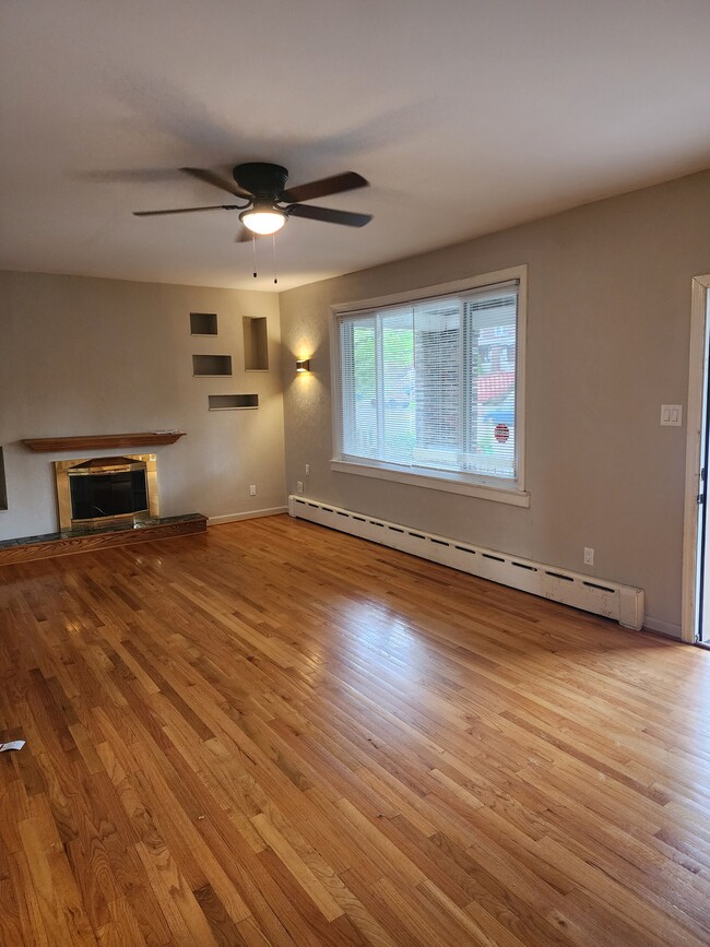 Photo - 5505 Beacon St House
