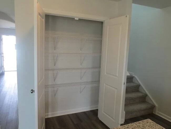 Photo - 11 Chalet Ct