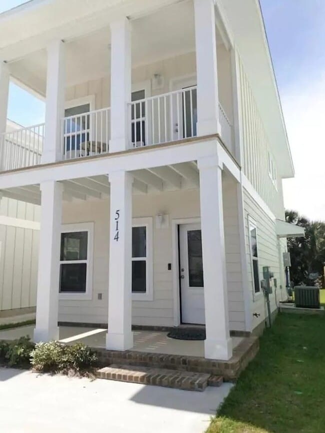 Photo - BEAUTIFUL Modern 3 Bedroom Home