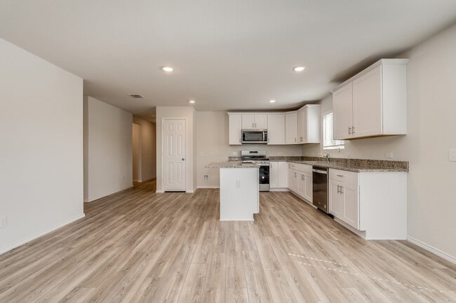 Photo - 1201 Viscount St