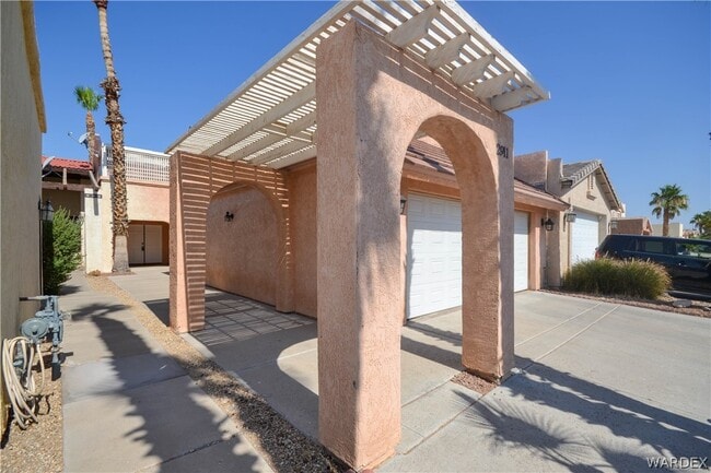 Photo - 2911 Country Club Dr