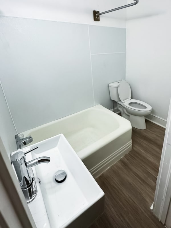 Photo - 720 W Market St Unidad 1