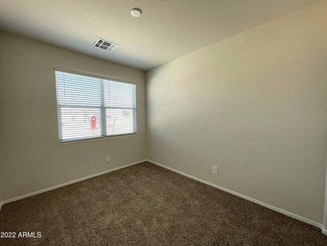 Photo - Newer 3 Bed/2Bath never in Crestfield Mano...