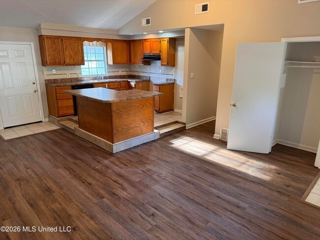 Photo - 8678 Yorktown Dr