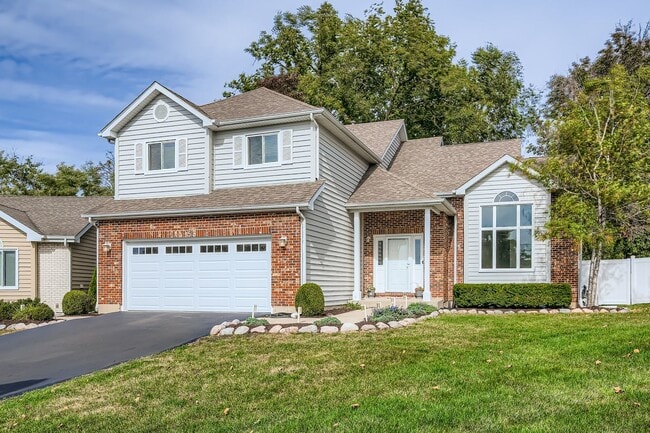 Photo - 53 Falcon Pl