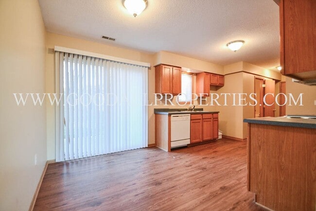 Photo - Wonderful 3 Bedroom Townhome in Van Meter!!