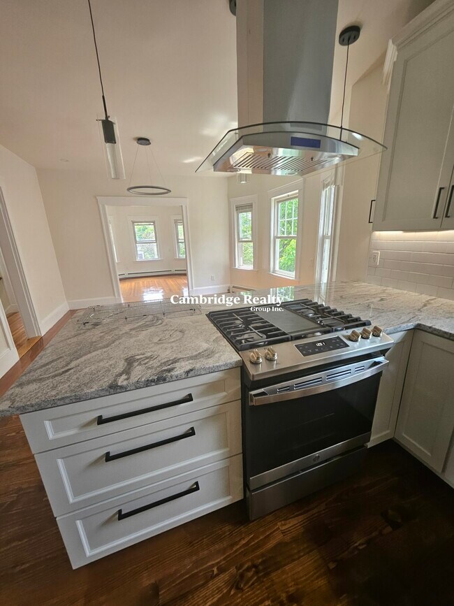 Photo - 126 Winsor Ave Unit 2