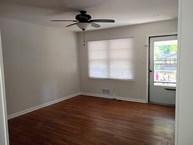 Photo - 2480 Woodland Dr NW