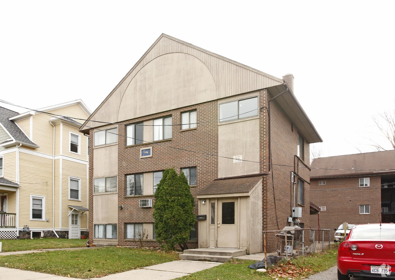 Primary Photo - 806 Arch St