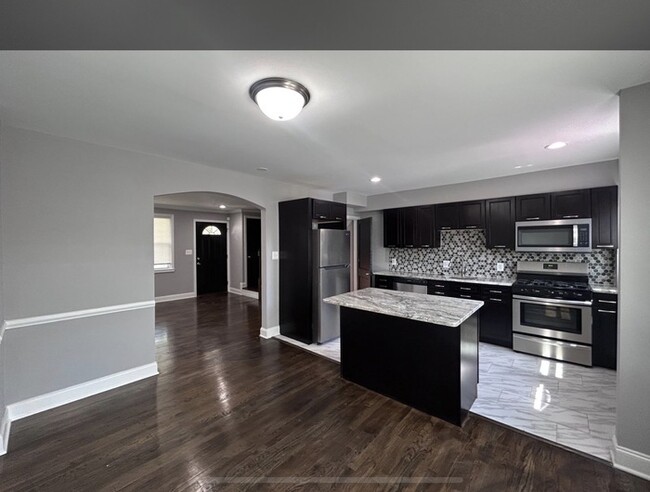 Building Photo - 4 Bedrooms 2 Bathrooms, 21239