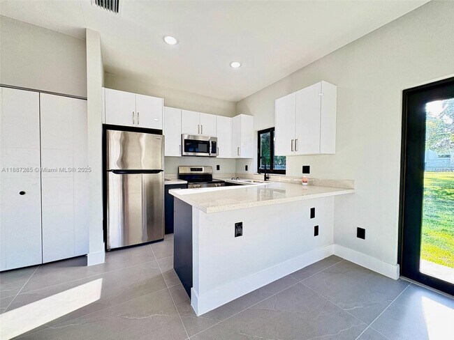 Photo - 1005 SW 25th Ave