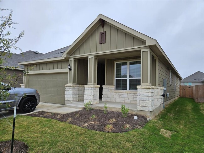 Building Photo - 138 Sugarberry Dr