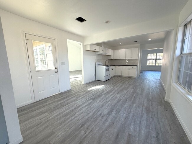 Photo - 7430 Claiborne St