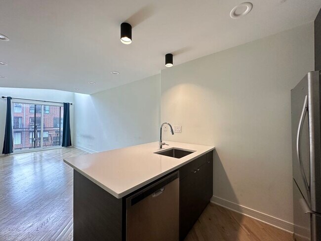 Photo - 947 W Grace St Unidad 202C