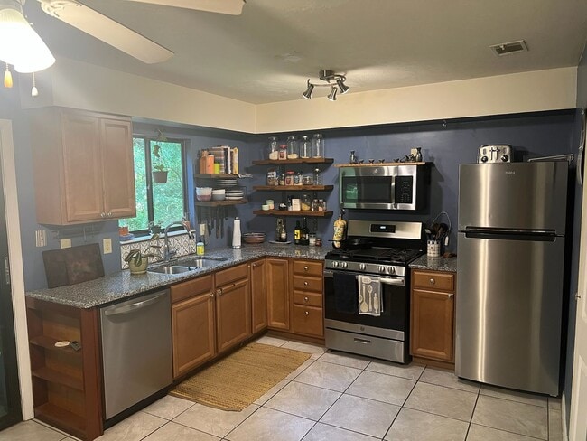 Photo - Super cute 3 bedroom 2 bath in NW Miram Manor