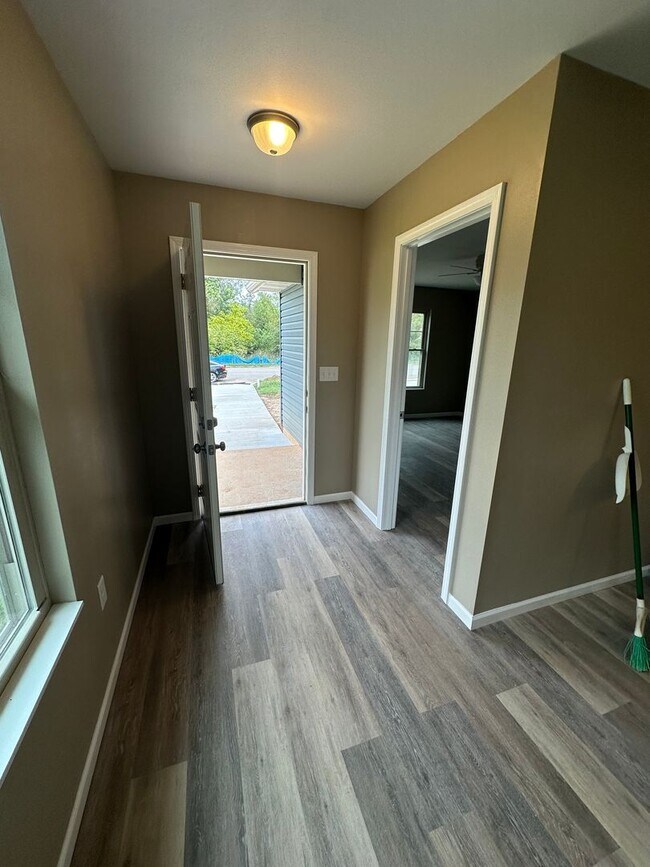 BRAND NEW BUILD!!! 3 Bedroom, 1 Bathroom D... House House Rental in