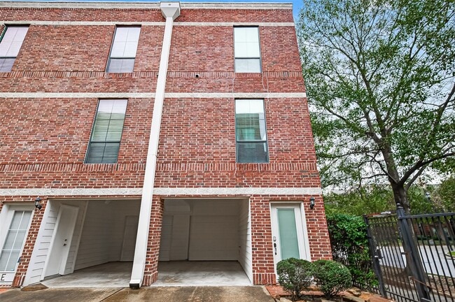 Photo - 118 McGowen St Unit F