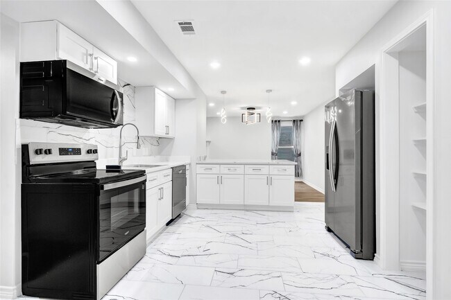 Photo - 7 Briar Dale Ct Unit A