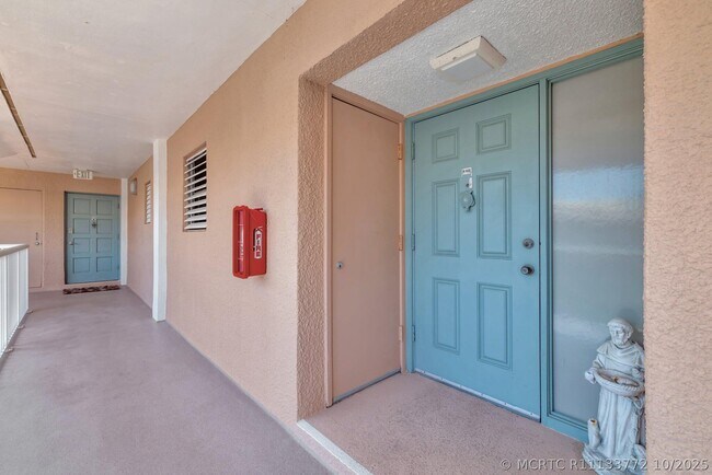 1555 NE Ocean Blvd Unit 402