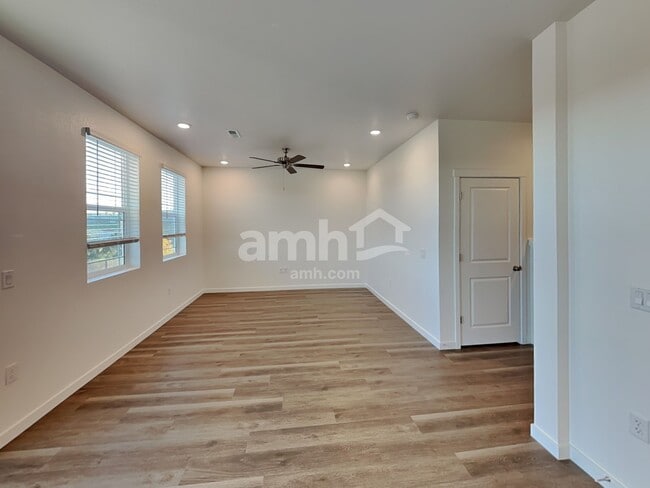 Photo - 26132 E Calhoun Pl