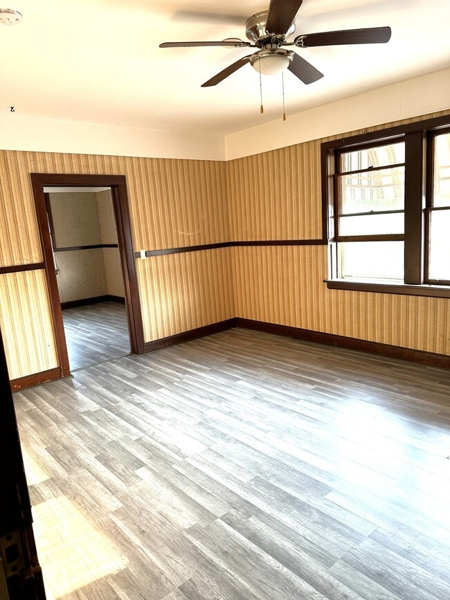112 2nd Ave SW Unit 1