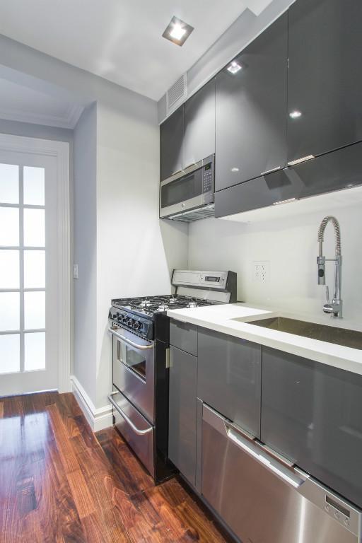 Building Photo - 124 Ridge St Unit 3R Rental