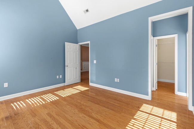 Photo - 212 Doral Dr