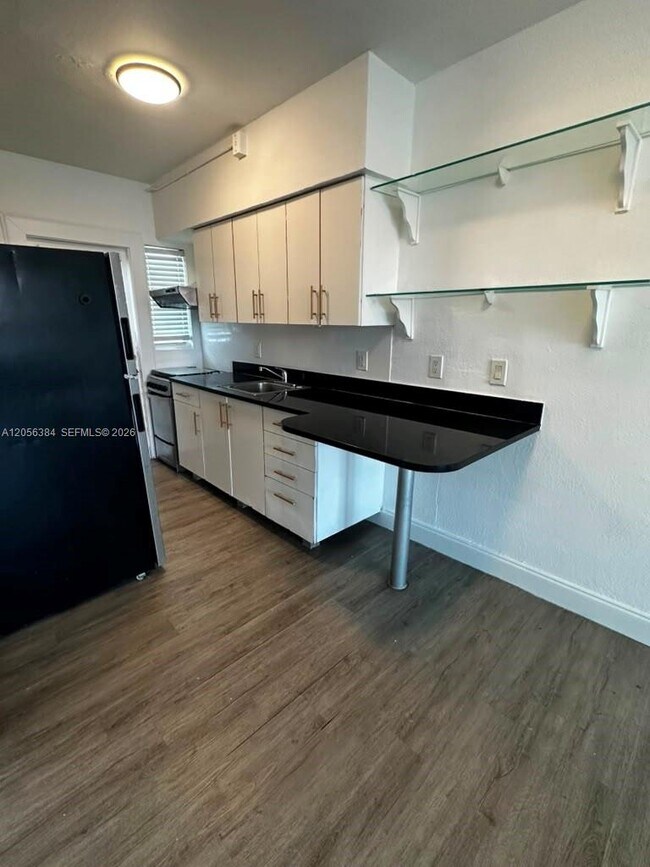300 74th St Unit 17