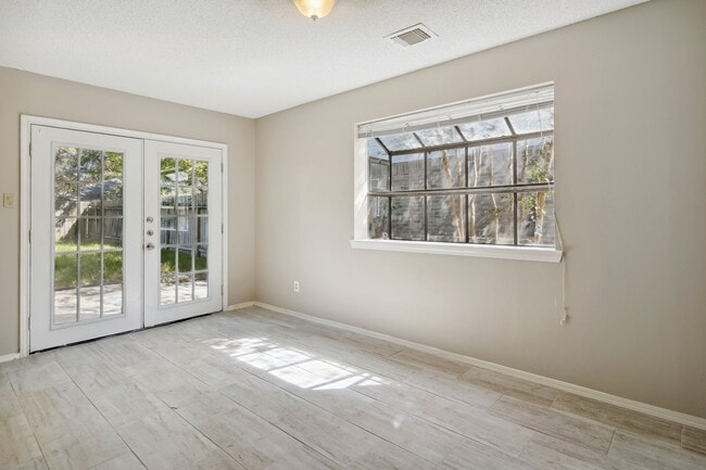 Photo - 9414 Crystal Cove Cir