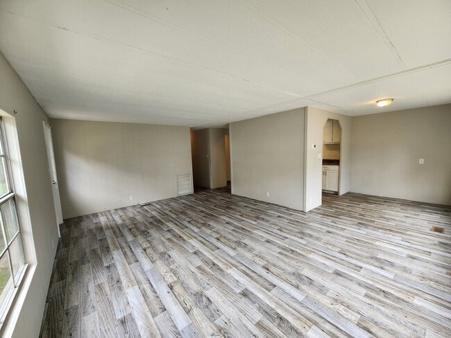 Photo - 654 SE 128th Ave