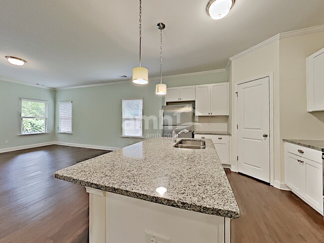 Photo - 2750 Freemont St