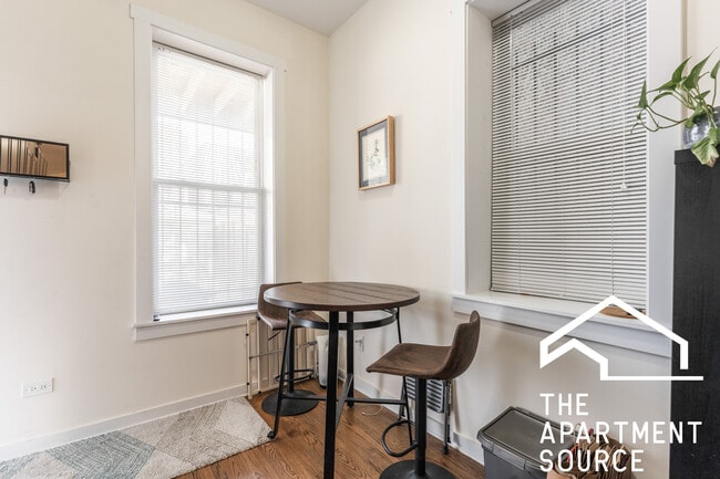 Photo - 2146 W Chicago Ave