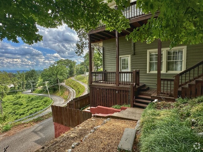 Building Photo - 20 S Crest Rd Unit 20.5 Rental