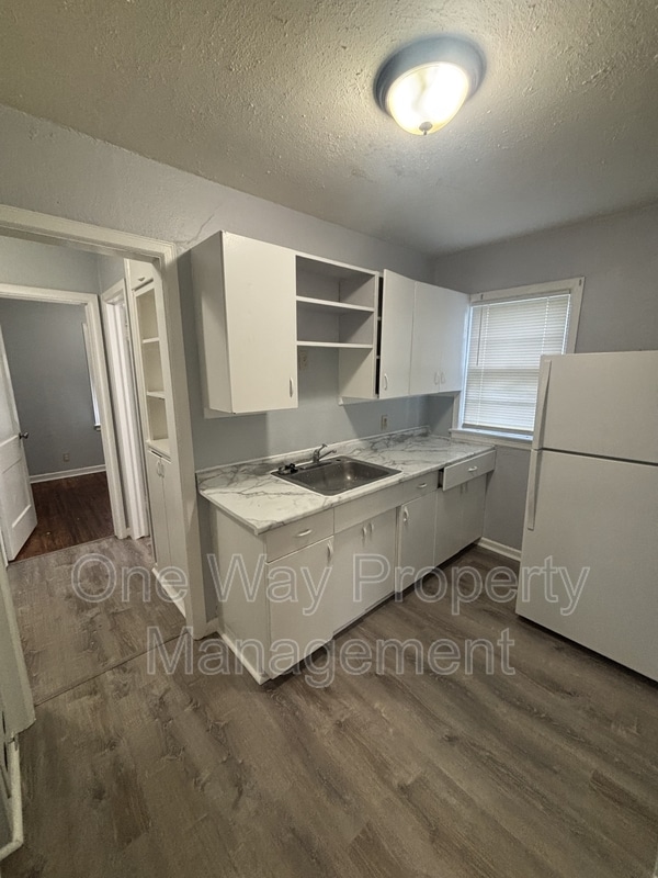 Photo - 1729 E Looman St