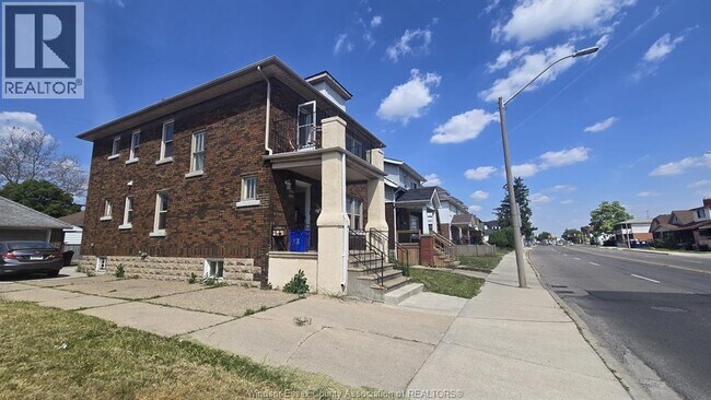 Photo - 2257 Howard Ave